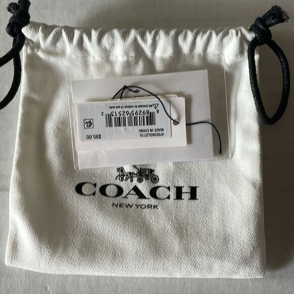 Coach Signature C pave’ turnlock short pendant necklace NWT - Picture 7 of 7
